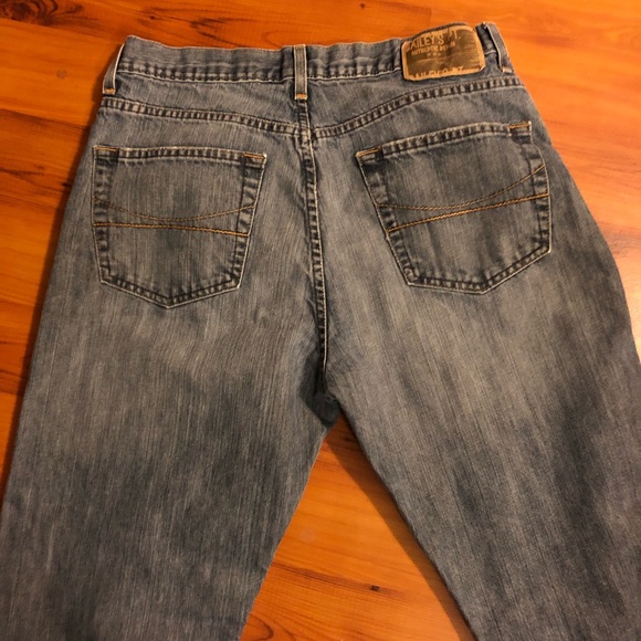 Baileys Point Jeans - Picture 8 of 8